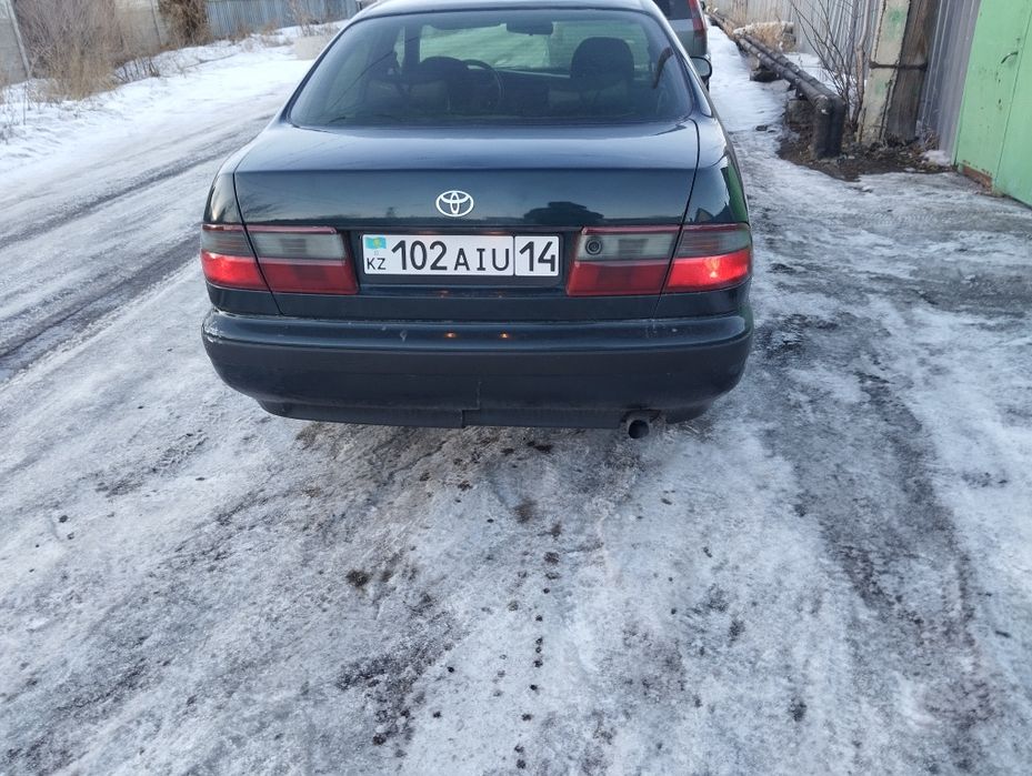 Продам авто таета карина е.