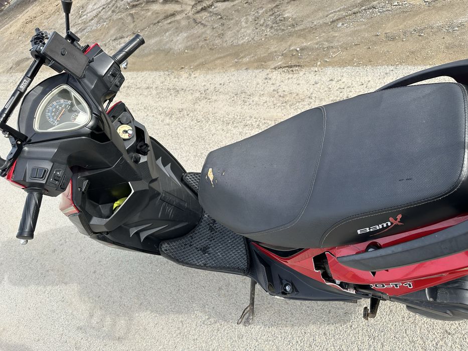 Мопед сатылады …….