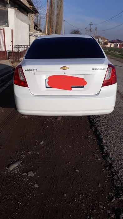 Продаётся отличная автомобиль ласетти