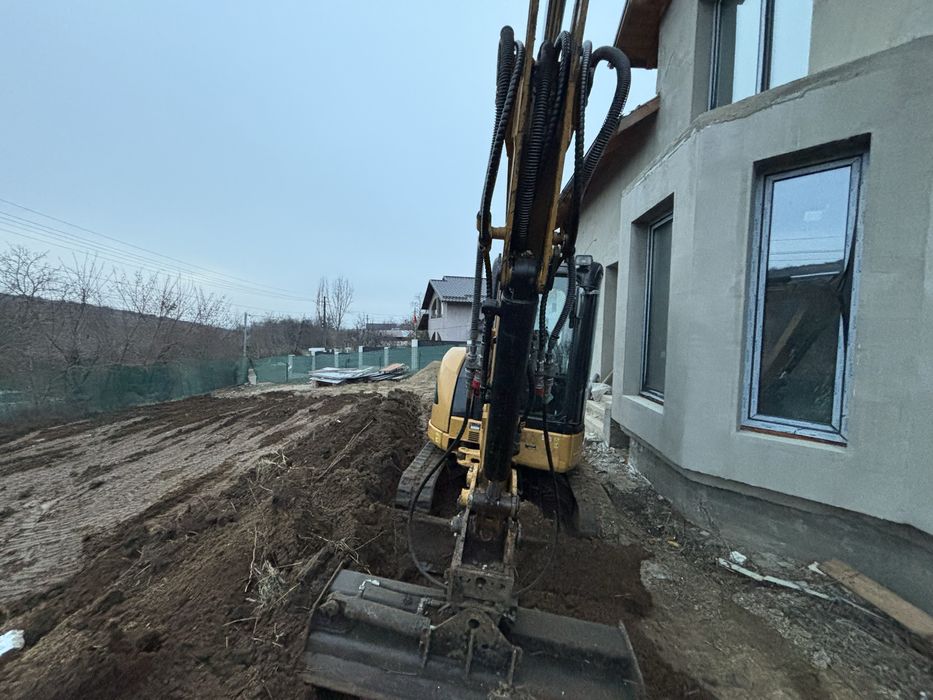 Inchiriez miniexcavator