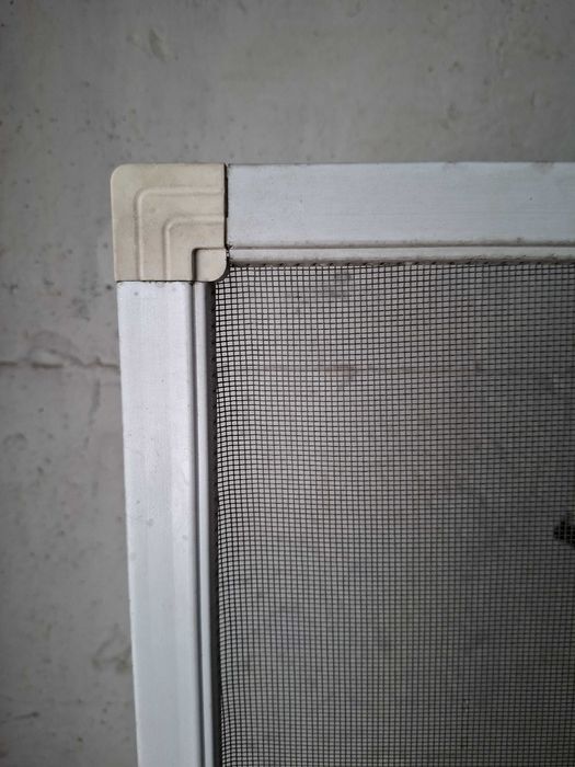 Комарник с метална рамка