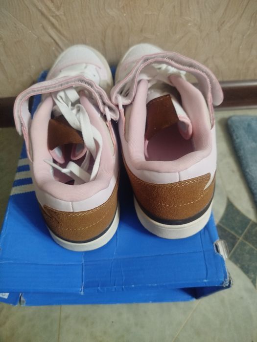 Продам кроссовки