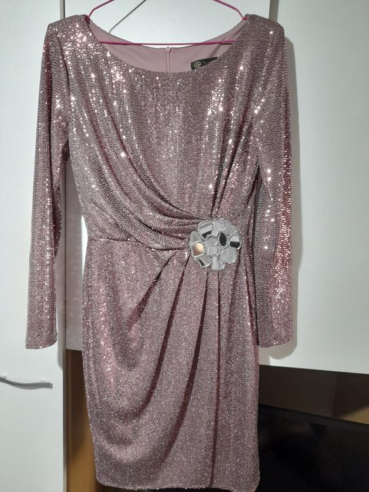 Rochie roz paiete