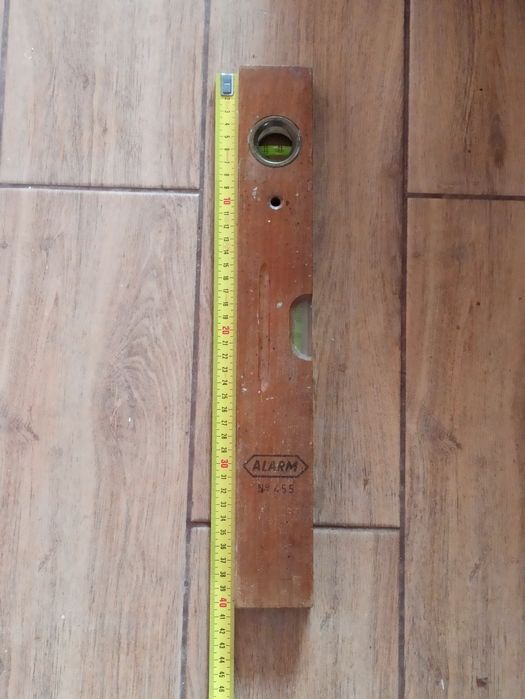 Нивелири дървени