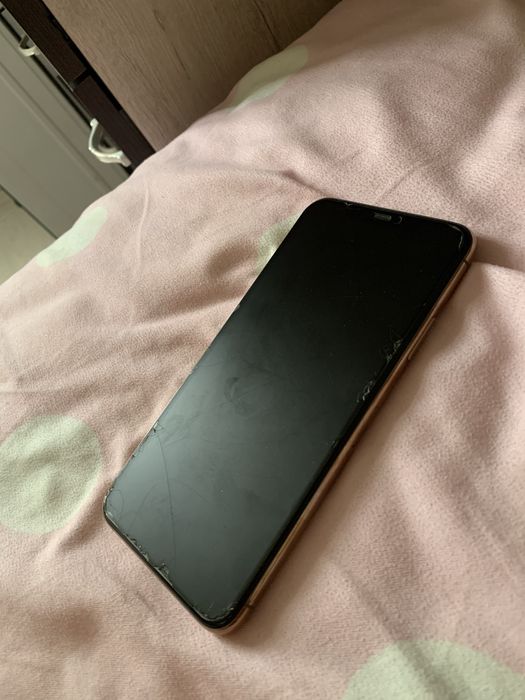 Продам iPhone 11 Pro Max 64 gb Gold обмен