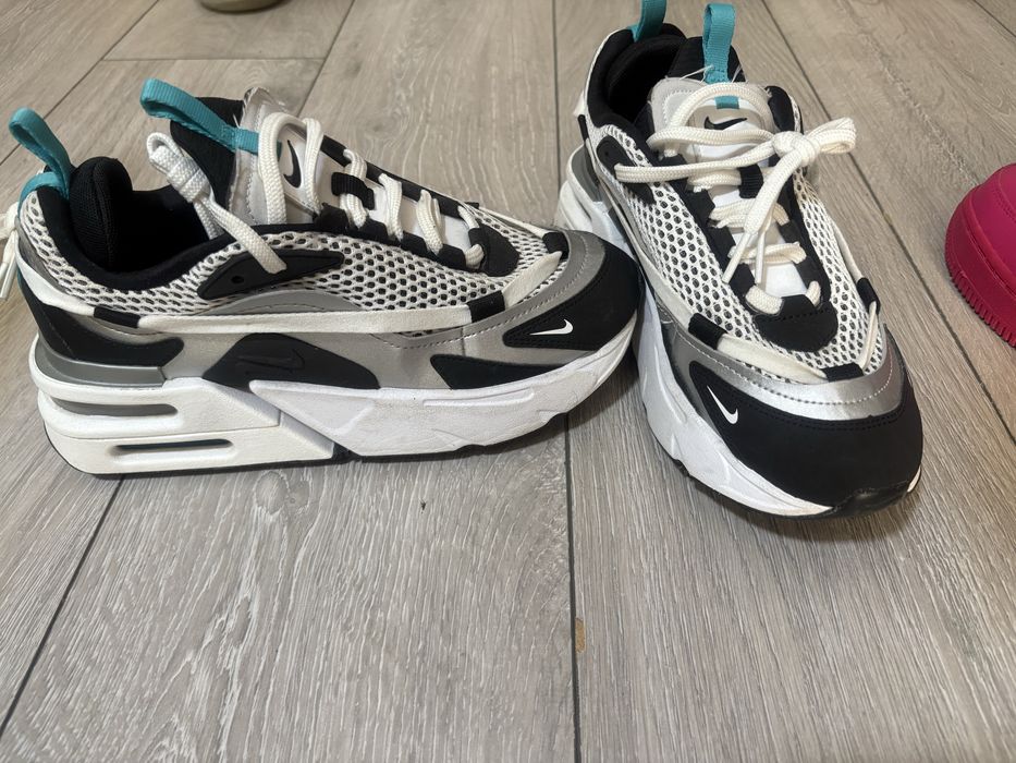 Оригинални обувки