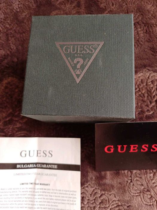 GUESS Дамски часовник - ОТЛИЧНО състояние