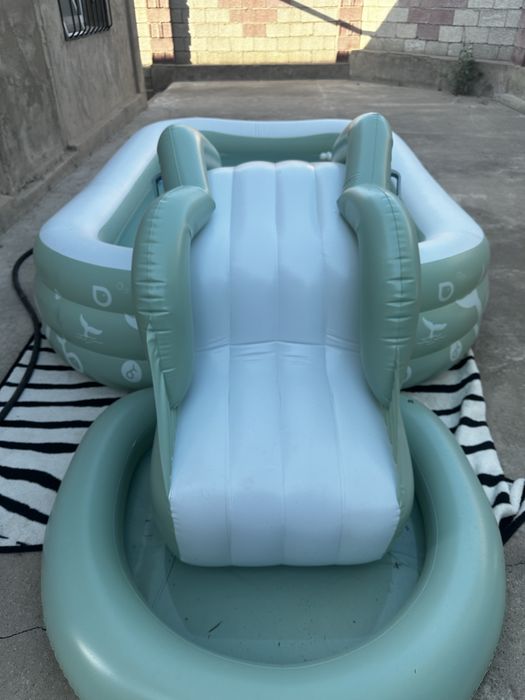 Бассейн с горкой и тинтом