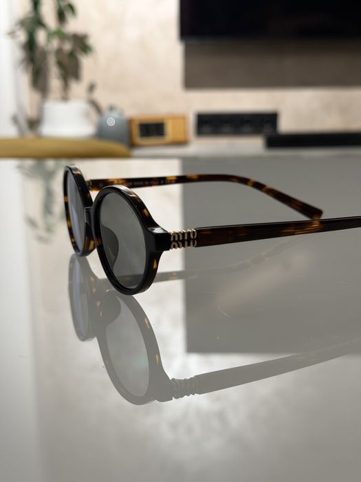 Оригинални слънчеви очила MIU MIU