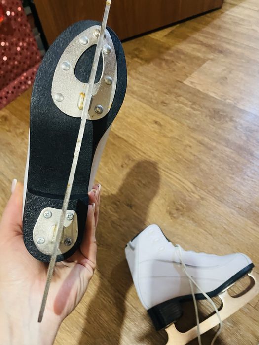 Коньки фигурные