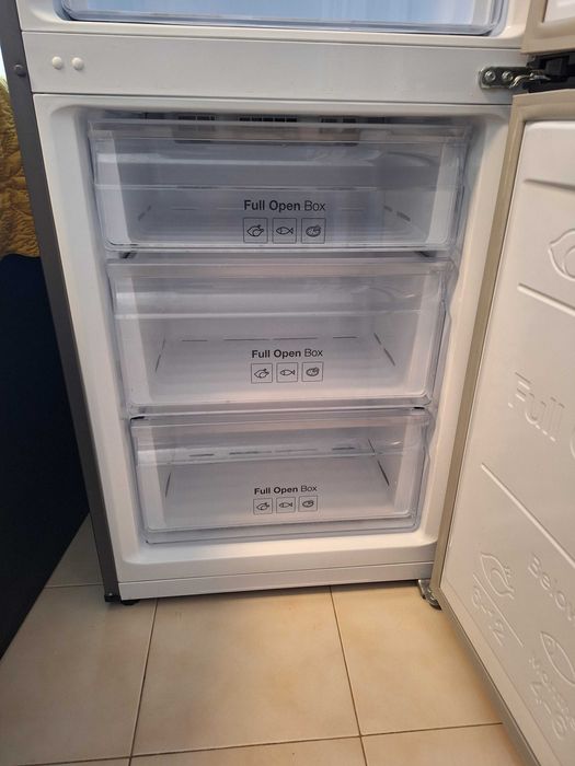 Хладилник самсунг