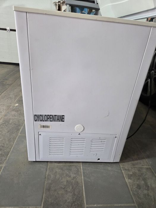 Продам морозильную ларь, камеру