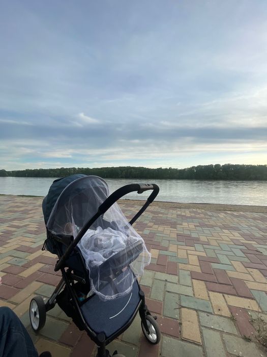 Прогулочная коляска летняя.