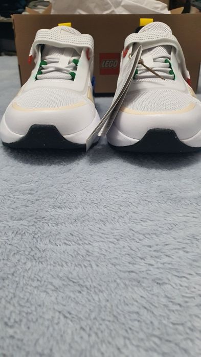 Adidas lego de vanzare