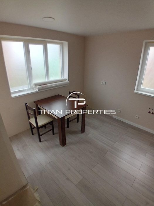 Двуетажна Къща, за продажба, кв. Сарафово