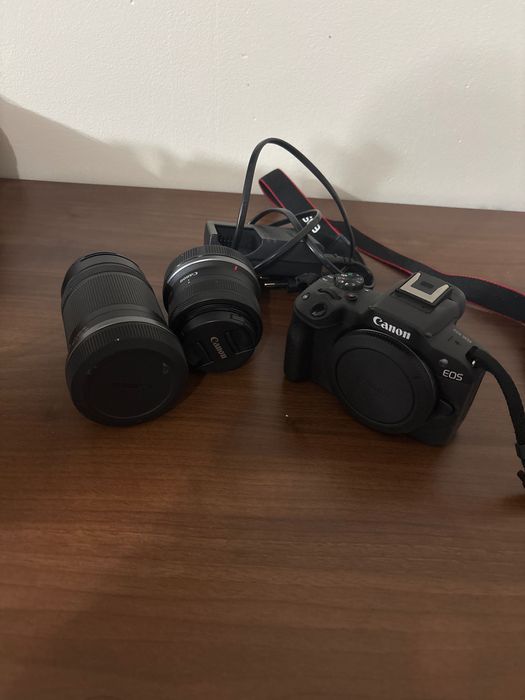 Aparat Canon EOS R50