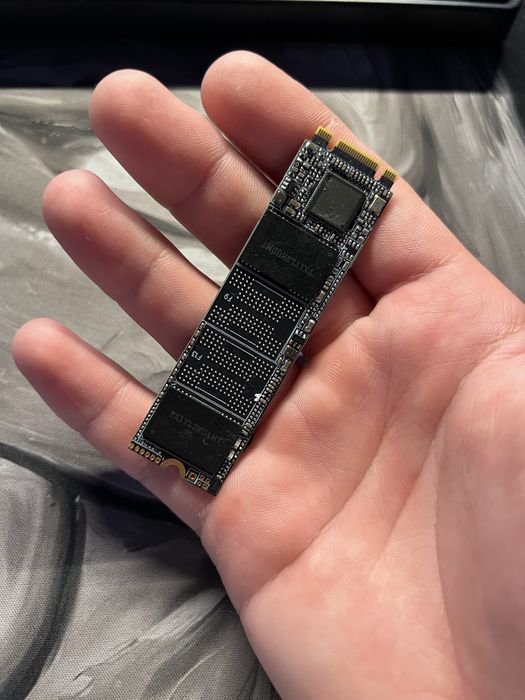 SATA M2 накопитель, абсолютно новый