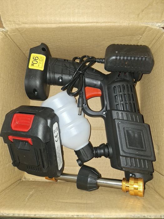 Акумолаторна  водоструйка