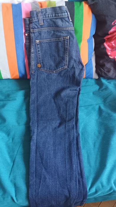 Продавам дамски дънки Element