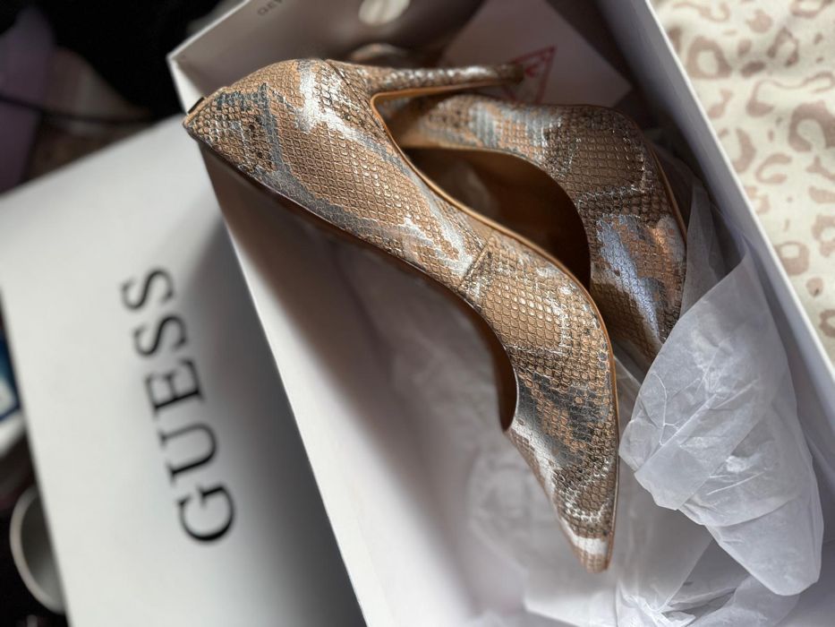 Pantofi de damă Guess