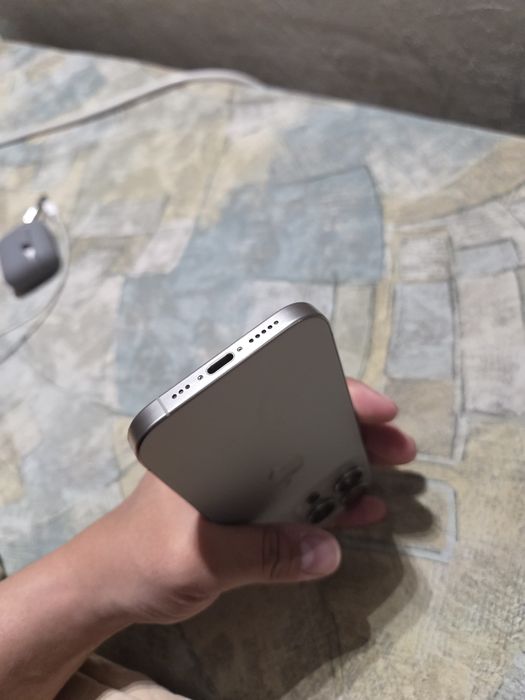 IPhone 15 pro 256 gb