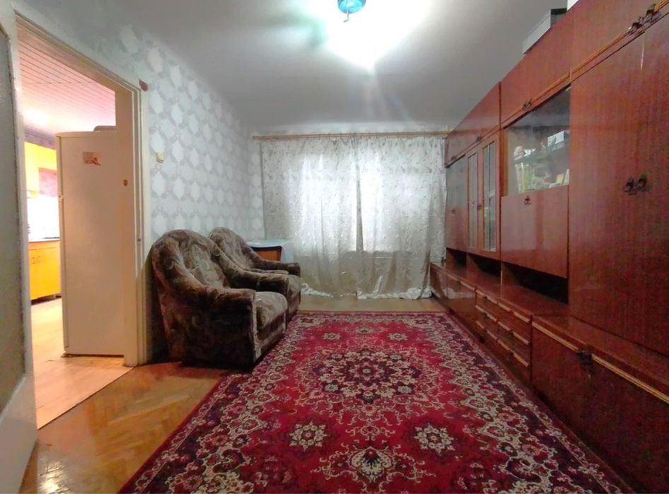 Срочно! Сергели 8а 4 комнаты 92м2 дом 9 среднее состояние. Мебель техн