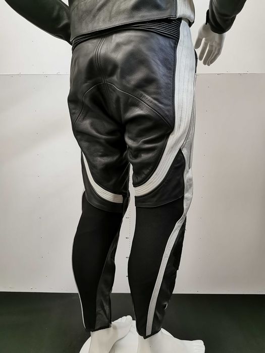 Costum moto piele RevIt  cu cocoașă mărime 48