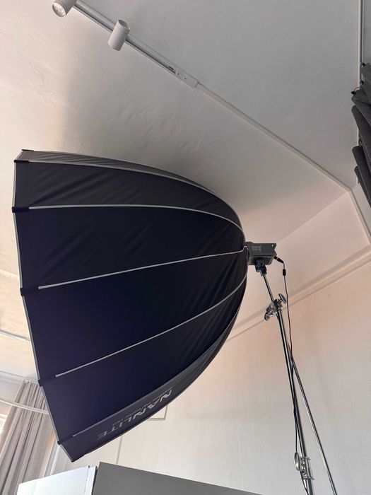 Softbox parabolic Nanlite 150 cm, montură Bowens, folosit doar în studio
