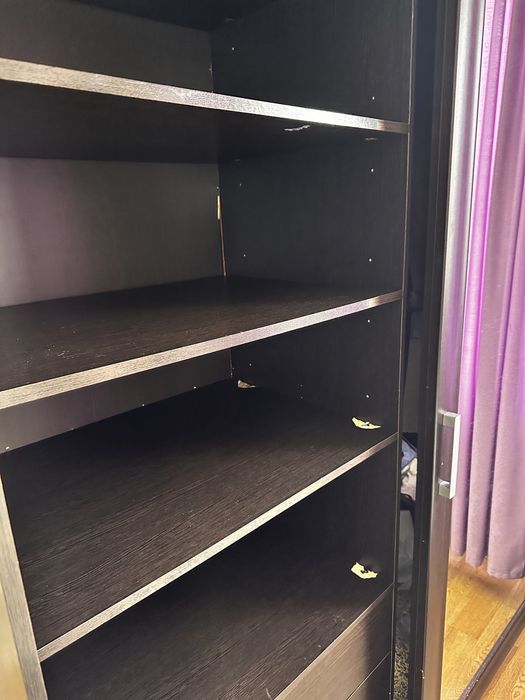 Шкаф с большим зеркалом