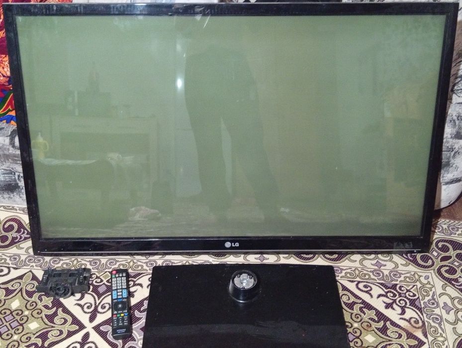 телевизор LG б/у 107[42] см