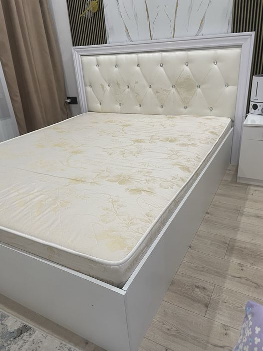 Продам кровать двуспальнюю