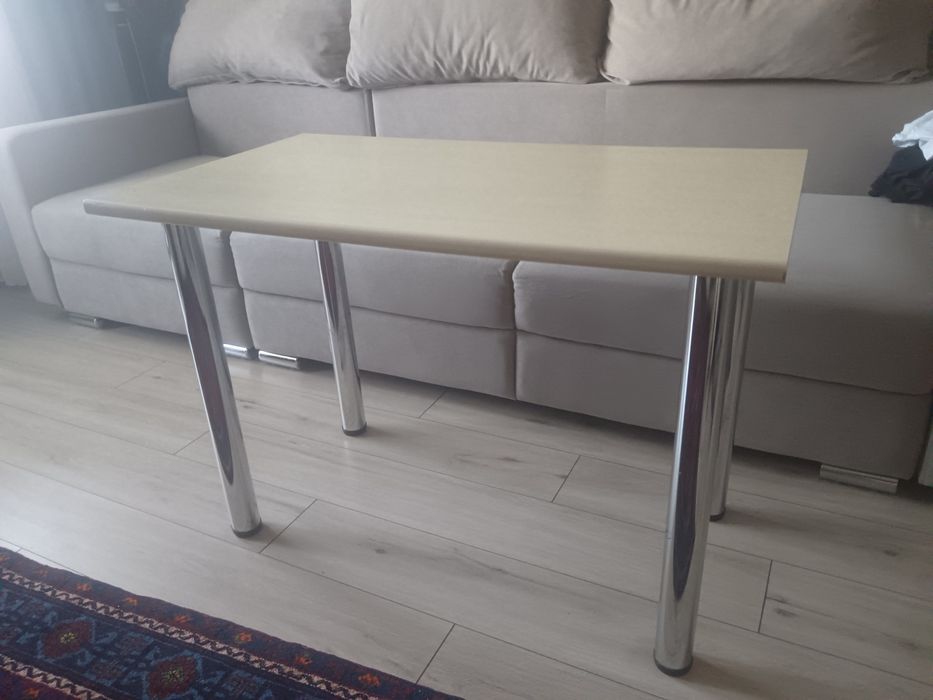 Продам стол в хорошем состоянии