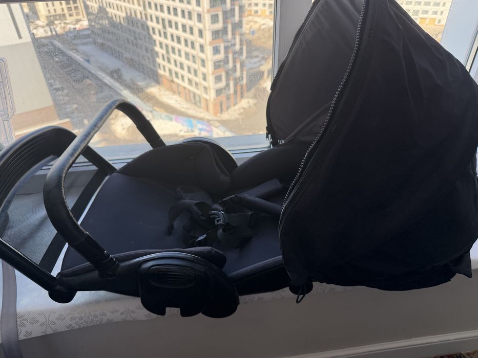 Продам коляску anex