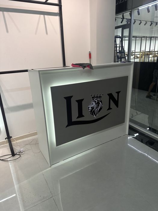 Касса ресепшн бутик магазин