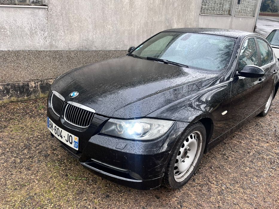 BMW 330xd e90 ușor avariat