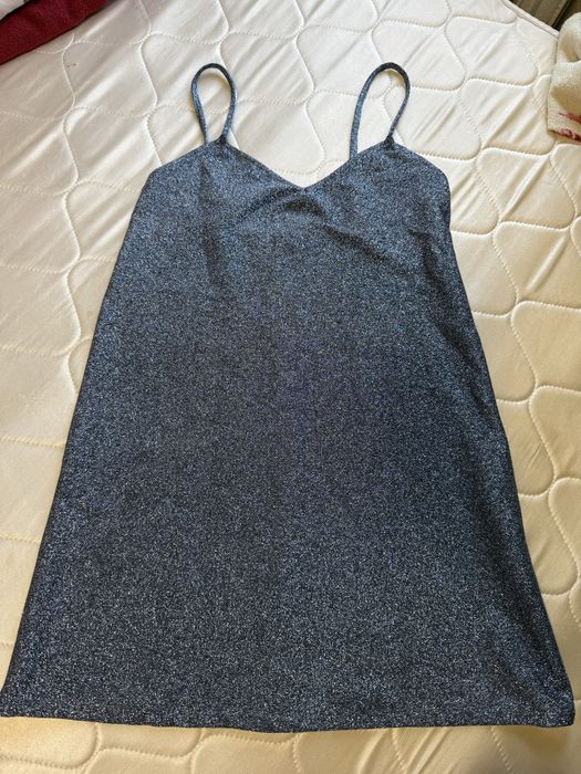 Продаю очень красивый сверкающий сарафан