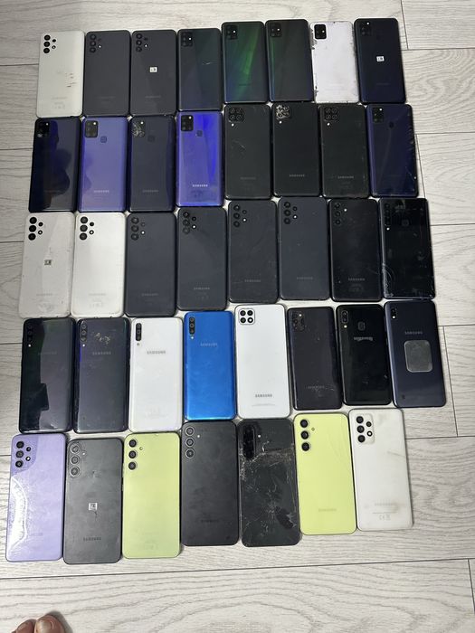 Vand lot telefoane samsung pentru piese
