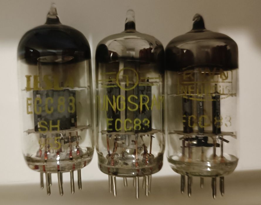 ECC83, 12AX7 лампи за китара.