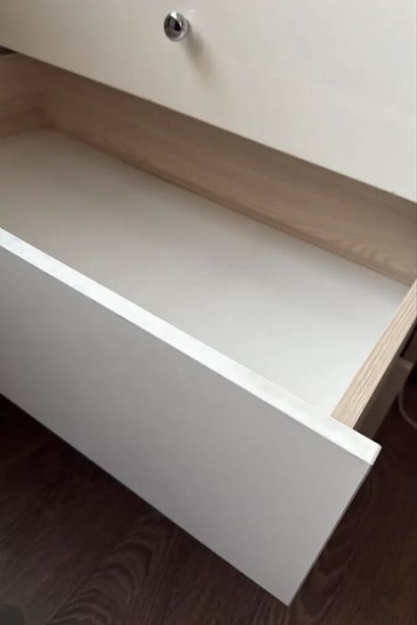 Белый комод в хорошем состоянии