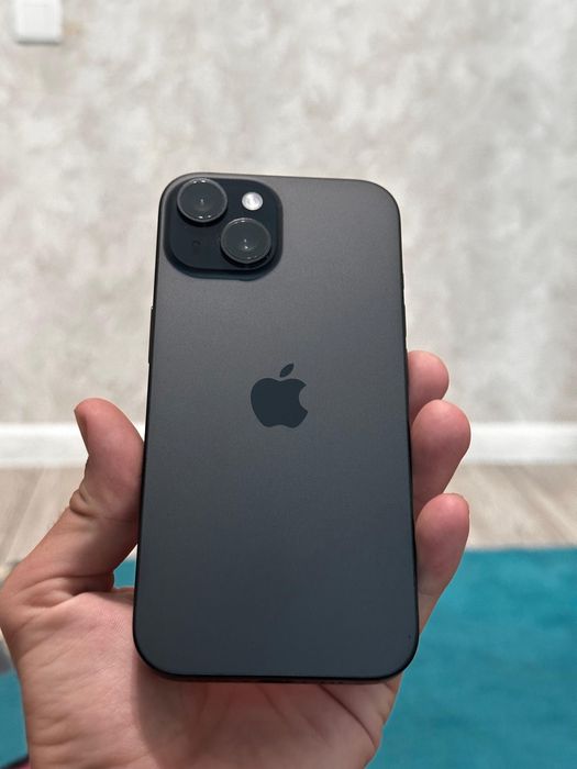 iPhone 15 с гаранти