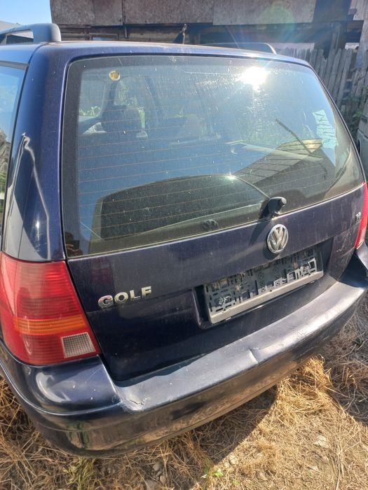 Dezmembrez golf 4