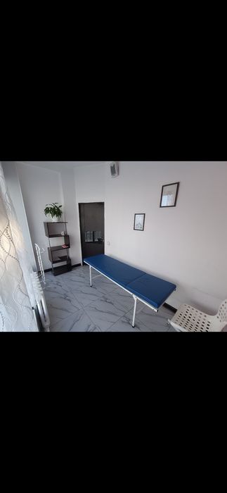 Продам кушетку б.у