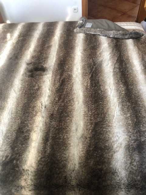 Pătură handmade de blană artificială Thomas Albrecht