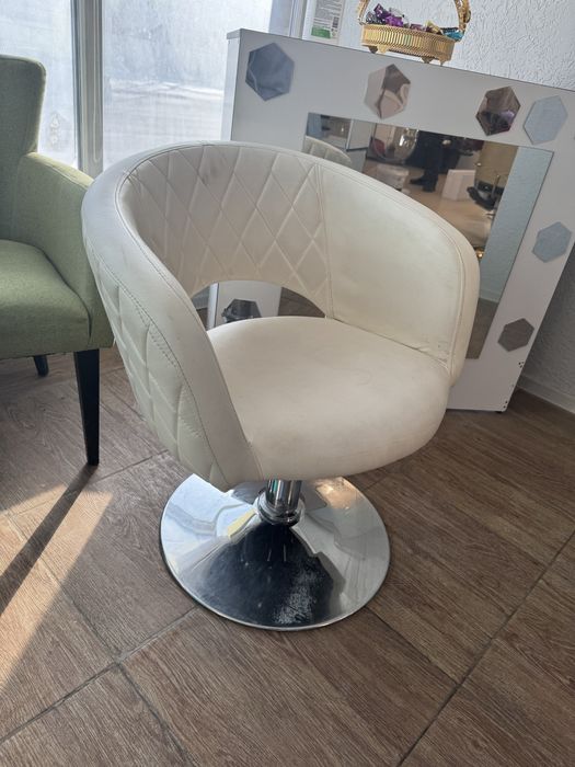 Стул для салона в парикмахерскую