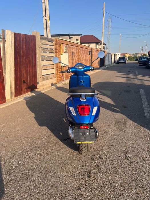 Scuter Vespa Primavera Pic Nic