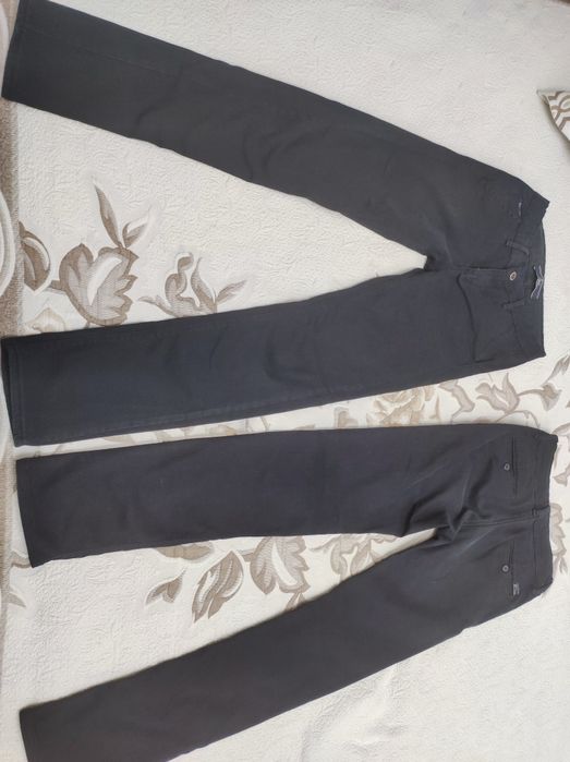 Продам джинсы на мальчика 13-15 лет