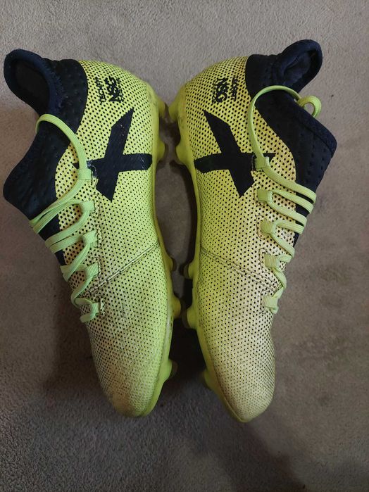 Бутонки за футбол adidas