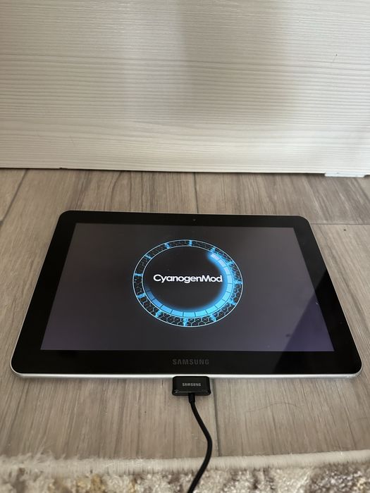 Продаю Планшет Таб 10.1