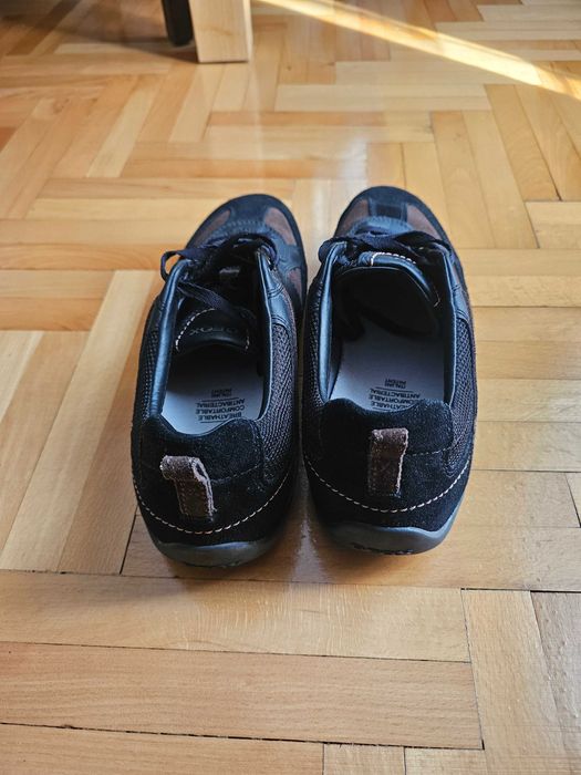 Vand pantofi ,, Geox "marimea 43
