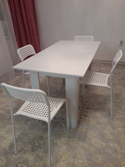 Стол орындықтарымен сатылады